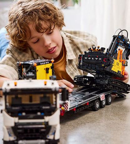 LEGO® Technic - Volvo FMX-lastbil og EC230... 42175 - 2274 Dele