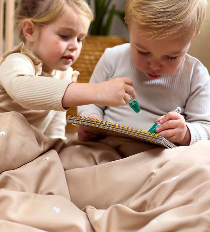 Filibabba Sengetøj - Junior - Warm Grey/Broderet Hvalen Christia