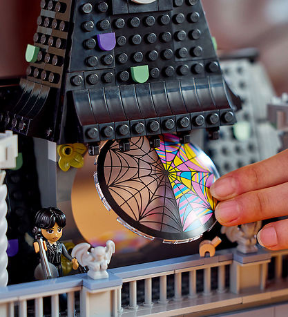 LEGO® Wednesday - Wednesday Og Enids Værelse 76781 - 750 Dele