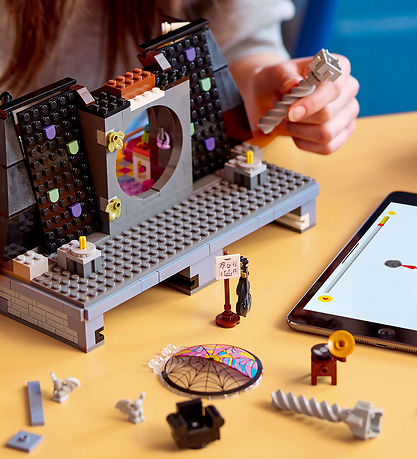 LEGO® Wednesday - Wednesday Og Enids Værelse 76781 - 750 Dele
