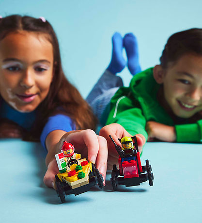 LEGO® City - Racerbilpakke: Pizzabil mod Bran... 60458 - 70 Dele