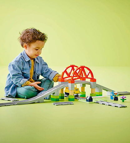 LEGO® DUPLO - Togbro og Spor Udvidelsessæt 10426 - 42 Dele