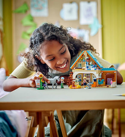 LEGO® Friends - Dyrlægeklinik For Heste Og K... 42651 - 428 Dele