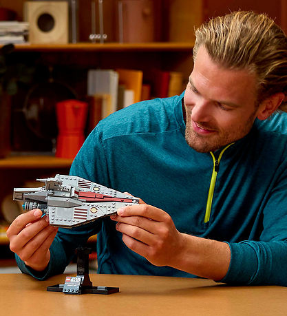 LEGO® Star Wars - Angrebsskib af Acclamator-... 75404 - 450 Dele