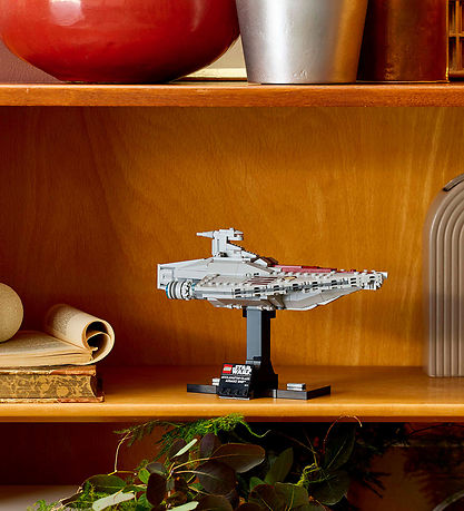LEGO® Star Wars - Angrebsskib af Acclamator-... 75404 - 450 Dele