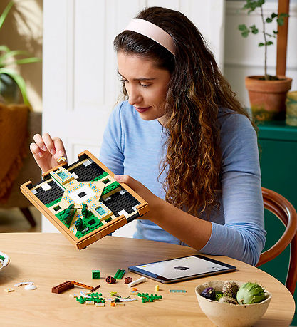 LEGO® Icons - Have med Springvand 10359 - 1302 Dele