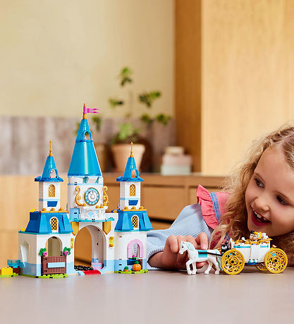 LEGO® Disney Princess - Askepots Slot og Karet 43275 - 596 Dele