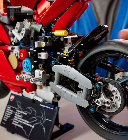 LEGO® Technic - Ducati Panigale V4 S-motorc... 42202 - 1603 Dele