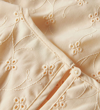 Name It T-shirt - NmfVioleta - Buttercream m. Broderi Anglaise