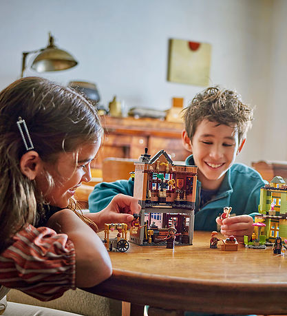 LEGO® Harry Potter - Kvalitetsudstyr til Quidditch™ 76452