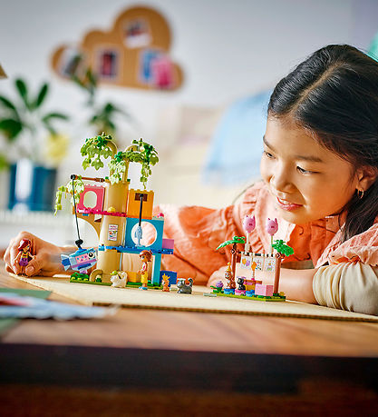 LEGO® Friends - Kissan syntymäpäiväjuhlat ja Puu... 42666 - 321 