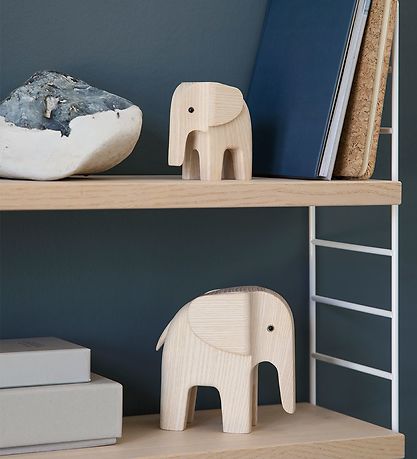 Novoform Træfigur - Baby Elephant - Natural Ash