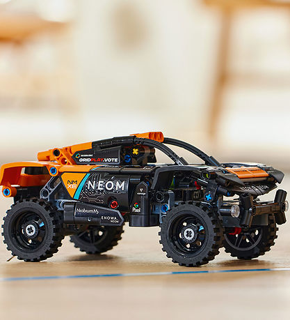 LEGO® Technic - NEOM McLaren Extreme E-Racerbil 42166 - 252 Dele