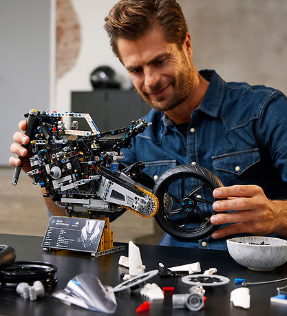 LEGO® Technic - BMW M 1000 RR 42130 - 1921 Dele