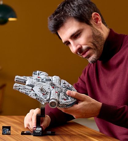 LEGO® Star Wars - Tusindårsfalken 75375 - 921 Dele