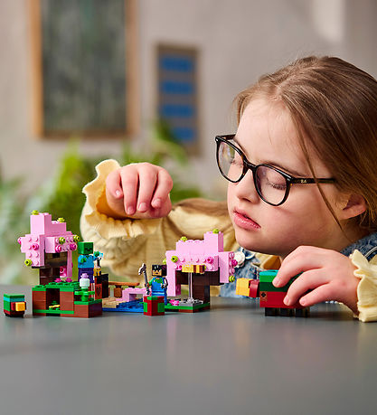LEGO® Minecraft - Kirsebærtræhaven 21260 - 304 Dele