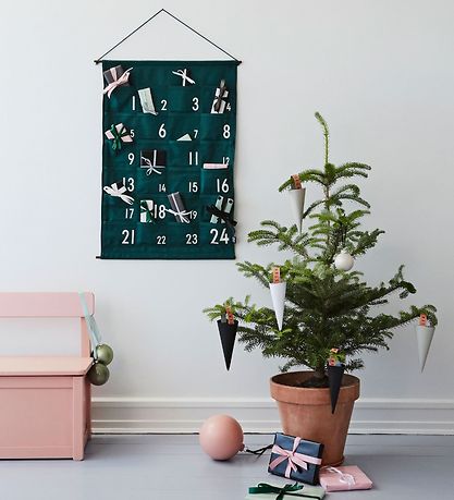 Design Letters Julekalender - 73 cm - Mørkegrøn