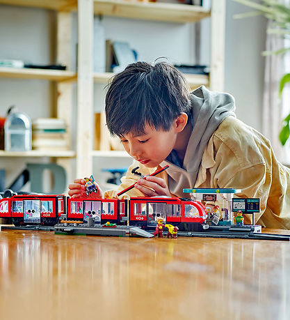 LEGO® City - Downtown Streetcar and Station 60423 - 811 Parts