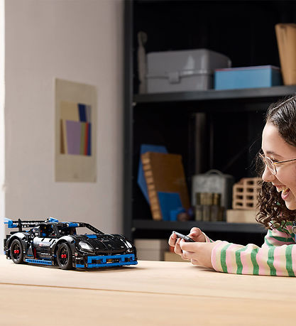 LEGO® Technic - Porsche GT4 e-Performance-ra... 42176 - 834 Dele LEGO® Technic - Porsche GT4 e-Performance-ra... 42176 - 834 Dele
