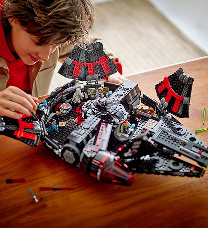 LEGO® Star Wars - Sortefalken 75389 - 1579 Dele