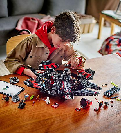 LEGO® Star Wars - Sortefalken 75389 - 1579 Dele