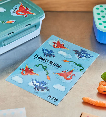 Rice Klistermærker Til Madkasse - 11 stk. - Støvet Blå/Dragon Rice Klistermærker Til Madkasse - 11 stk. - Støvet Blå/Dragon