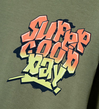 Name It Bluse - NmmNoel - Deep Lichen Green m. Graffiti Name It Bluse - NmmNoel - Deep Lichen Green m. Graffiti