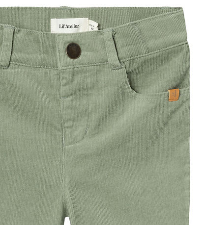 Lil' Atelier Fløjlsbukser - NmmRyan - Seagrass Lil' Atelier Fløjlsbukser - NmmRyan - Seagrass