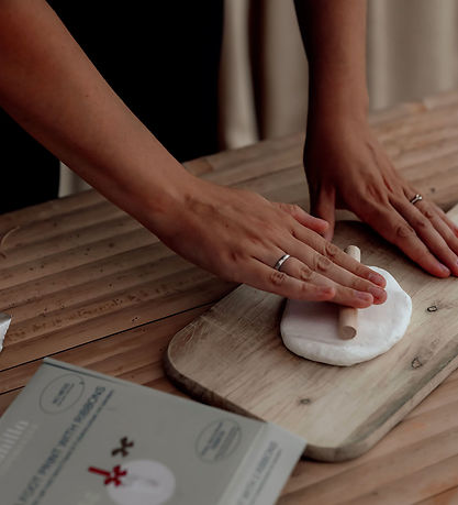 Vanilla Copenhagen Hånd- og Fodaftryksæt m. Bånd - Hvid/Rød/Brun