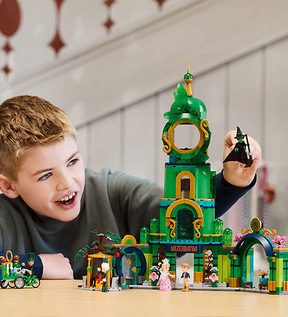 LEGO® Wicked - Willkommen in Emerald City 75684 - 945 Teile LEGO® Wicked - Willkommen in Emerald City 75684 - 945 Teile