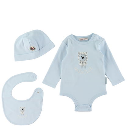 Moncler Set - Beanie/Teething Bib/Bodysuit l/s - Light Blue w. S Moncler Set - Beanie/Teething Bib/Bodysuit l/s - Light Blue w. S
