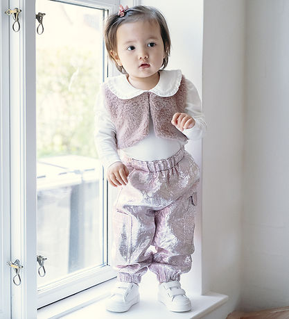 Hust and Claire Bukser - Teresa - Adobe Rose Hust and Claire Bukser - Teresa - Adobe Rose