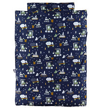Nørgaard Madsens Sengetøj - Baby - Navy m. Arbejdsmaskiner Nørgaard Madsens Sengetøj - Baby - Navy m. Arbejdsmaskiner