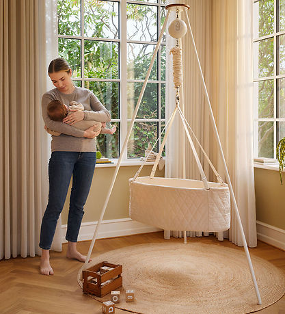 Moonboon Vugge - Oval Cradle - 81x41,8x30 cm - Nature Moonboon Vugge - Oval Cradle - 81x41,8x30 cm - Nature