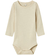 Name It Body L/Æ - NbfBinnie - Summer Sand m. Glimmertern Name It Body L/Æ - NbfBinnie - Summer Sand m. Glimmertern