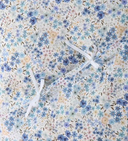 Nørgaard Madsens Sengetøj - Junior - Hvid m. Blå Blomster Nørgaard Madsens Sengetøj - Junior - Hvid m. Blå Blomster