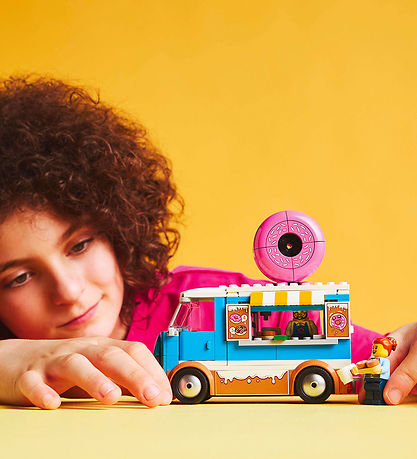 LEGO® City - Le food-truck de donuts 60452 - 196 Parties LEGO® City - Le food-truck de donuts 60452 - 196 Parties