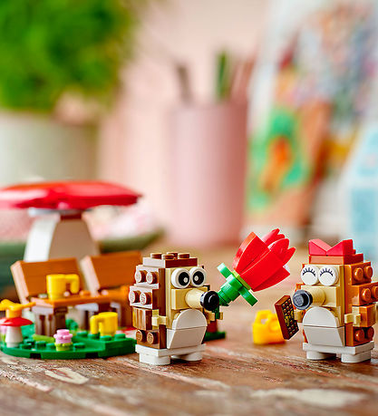 LEGO® - Hedgehog Picnic Date 40711 - 166 Parts LEGO® - Hedgehog Picnic Date 40711 - 166 Parts