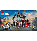 LEGO® City - Scrapyard With Cars 60472 - 871 Parts