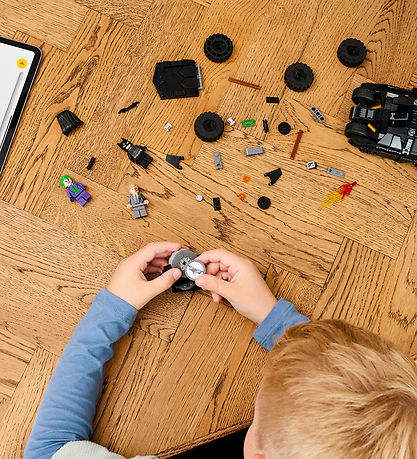 LEGO® Batman - Batmans Tumbler mod Two-Face... 76303 - 429 Dele LEGO® Batman - Batmans Tumbler mod Two-Face... 76303 - 429 Dele