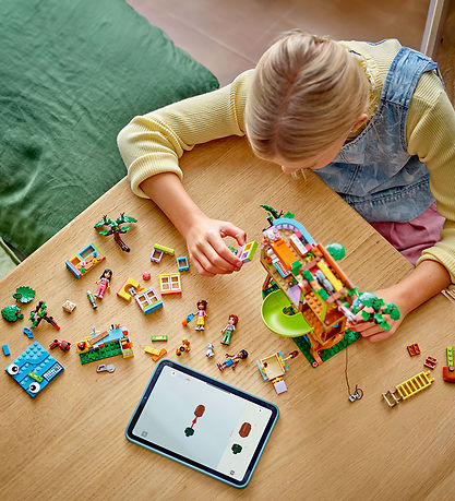 LEGO® Friends - Venskabs-trætophus Og Krea-o... 42652 - 701 Dele