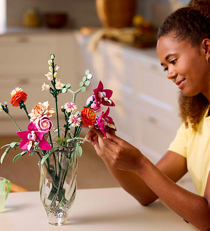 LEGO® Botanicals - Smuk Pink Blomsterbuket 10342 - 749 Dele
