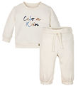 Calvin Klein Sweatsæt - Colour Logo - Tofu White