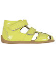 Pom Pom Sandaler - Two Velcro Scalloped - Yellow Patent Pom Pom Sandaler - Two Velcro Scalloped - Yellow Patent