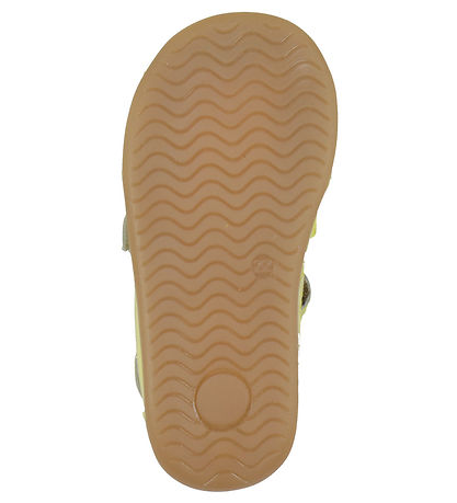Pom Pom Sandaler - Two Velcro Scalloped - Yellow Patent Pom Pom Sandaler - Two Velcro Scalloped - Yellow Patent