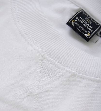 Indian Blue Jeans T-shirt - Wide Cropped - Bright White m. Print