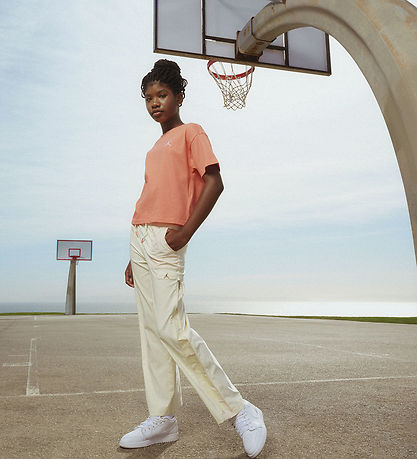 Jordan Bukser - Coconut Milk m. Logoprint Jordan Bukser - Coconut Milk m. Logoprint