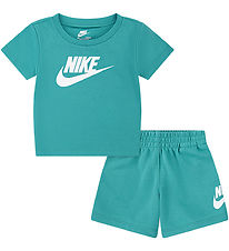 Nike Shorts Set - T-shirt/Shorts - Dusty Cactus Nike Shorts Set - T-shirt/Shorts - Dusty Cactus