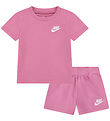 Nike Shortssæt - T-shirt/Shorts - Magic Flamingo Nike Shortssæt - T-shirt/Shorts - Magic Flamingo