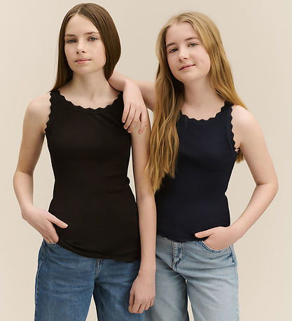 Rosemunde Top - Rib - Balta - Sort m. Blonder Rosemunde Top - Rib - Balta - Sort m. Blonder